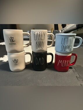 Rae Dunn mug lot